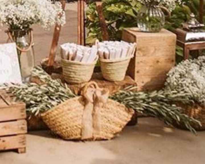 Abanicos madera con pompón - 1