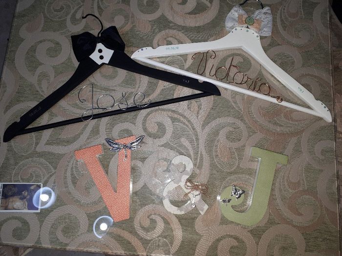Regalitos de mis primos perchas y letras! - 3
