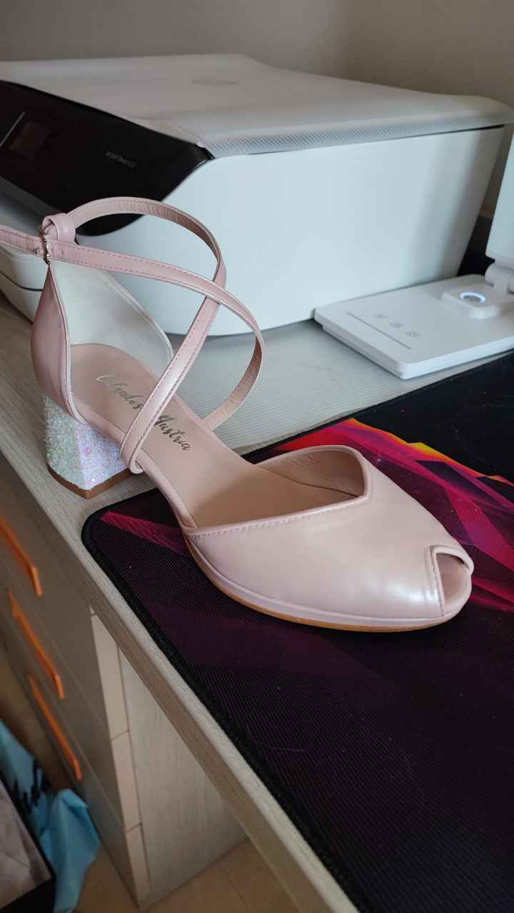 ¿Zapatos blancos o de color? - 1