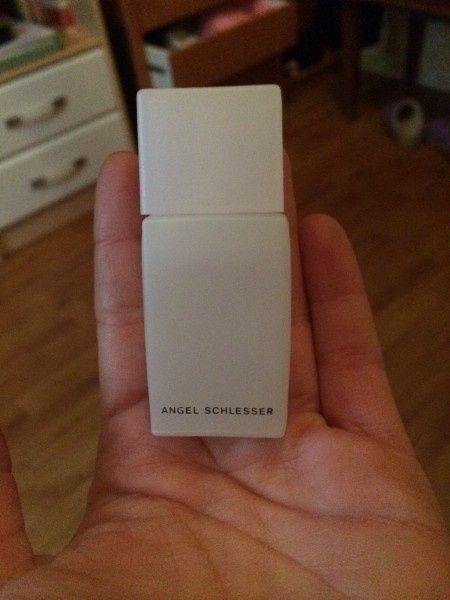 miniatura angle schelleser femme