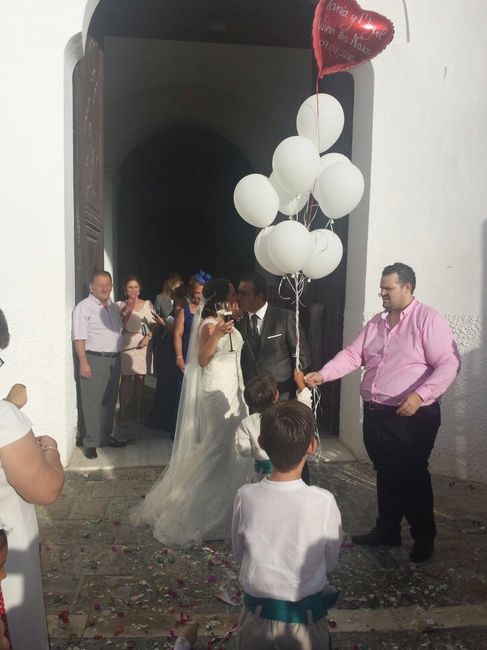 En la puerta de la iglesia