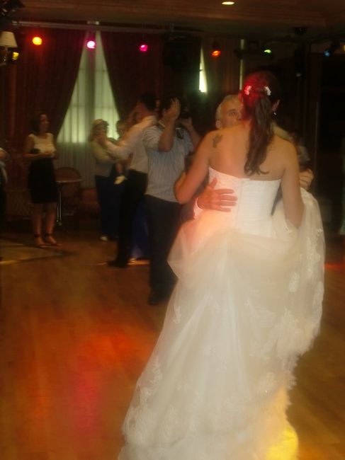 Yo por detrÃ¡s en el baile con mi suegro