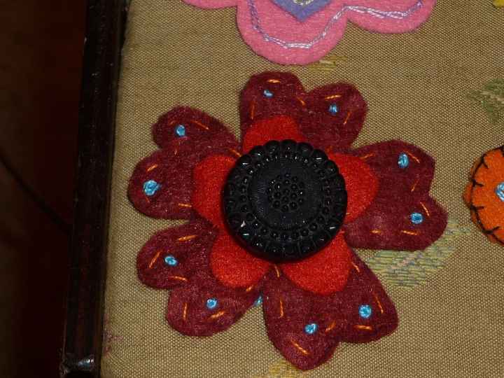 flor fieltro y boton