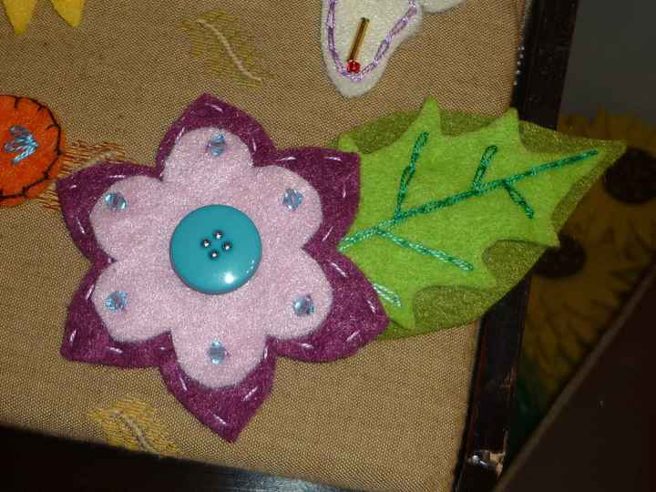 flor fieltro y boton