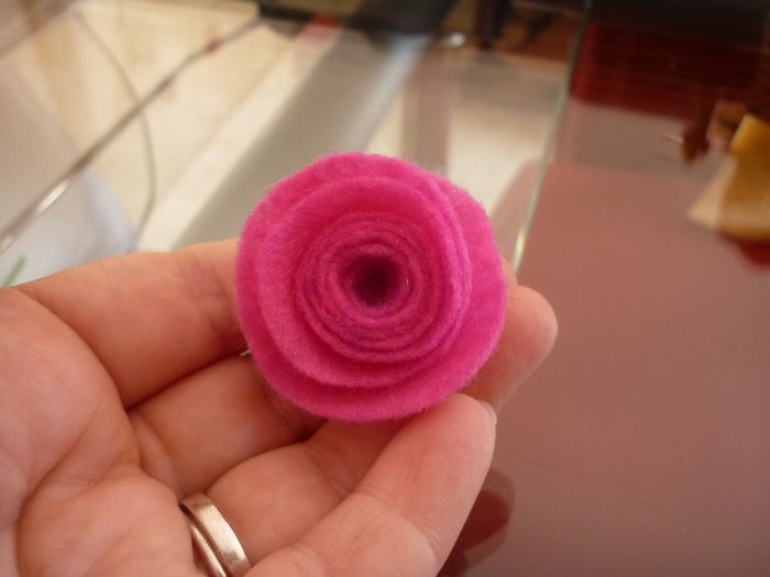 ROSA DE FIELTRO