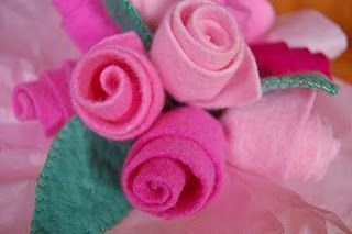 ROSAS DE FIELTRO
