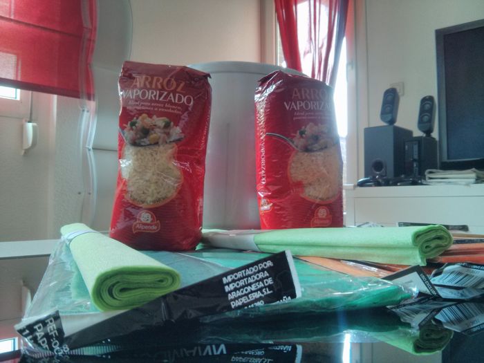 Preparacion para teñir el arroz
