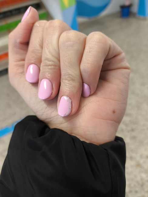 Manicura francesa VS Manicura roja - 1