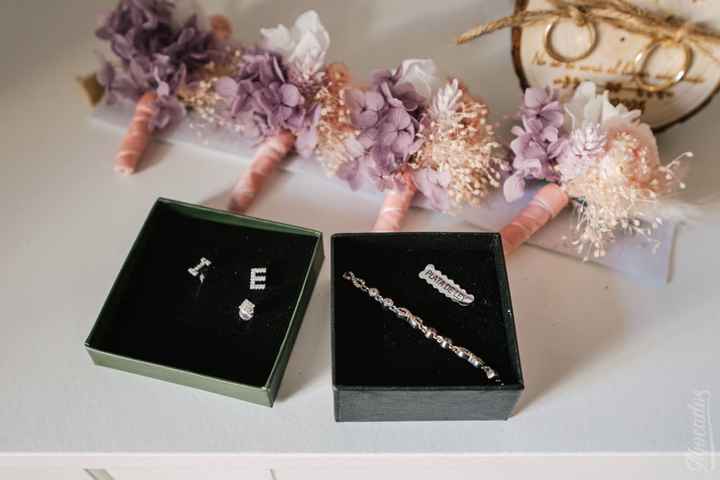 Gemelos y pendientes personalizados - 4
