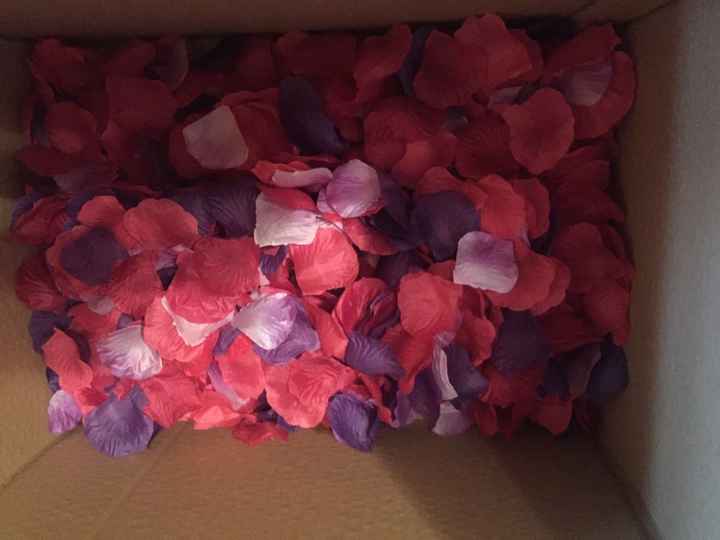 Conos para los petalos y confeti, letras gigantes y cajas para el candy bar - 4