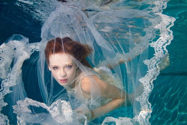 postboda en la piscina