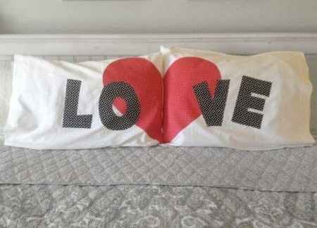 almohadas románticas
