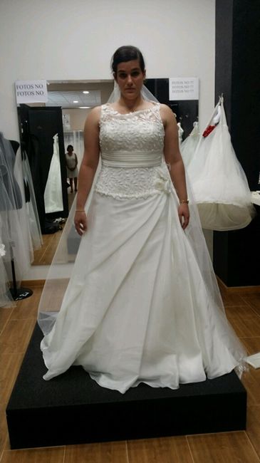 No se si me gusta mi vestido de novia!!!!!! <img class=