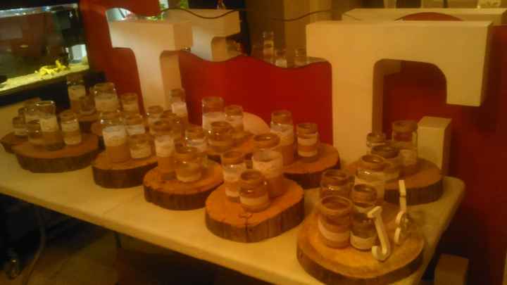 preparando los centros de mesa