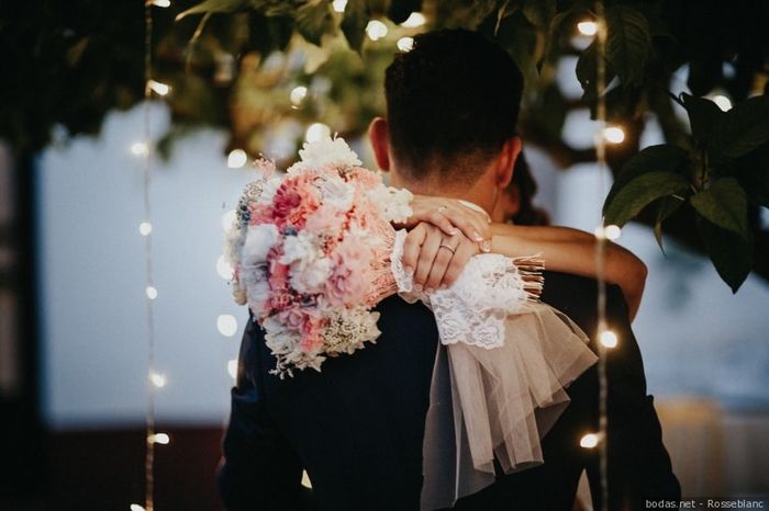 Deja que las FLORES también sean las protagonistas de tu boda 🌹🌻🌷 3