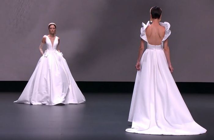 Jesus Peiro, primer desfile de la Valmont Barcelona Bridal Fashion Week 2020 👰 2