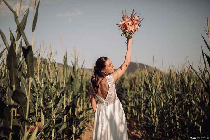 ¡Escoge un vestido y consigue los banderines para tu boda! 🎁 - 1