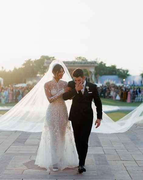 5 parejas famosas que han tenido 2 bodas espectaculares 💍 - 7