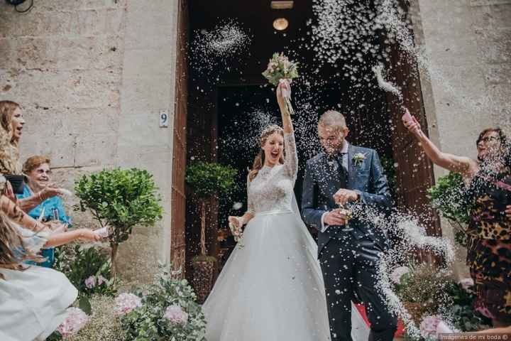 💐¿Cuándo lanzar el ramo en una boda? - 1