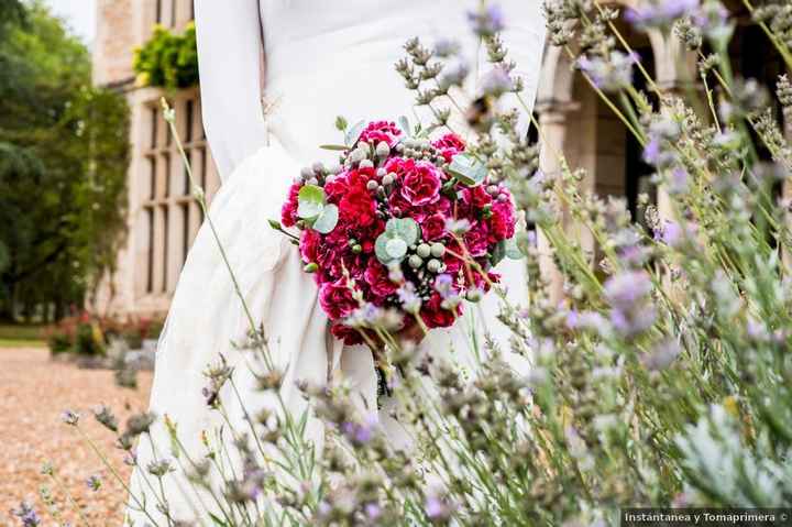 ¿Qué color no puede faltar en tu ramo de novia? - 1