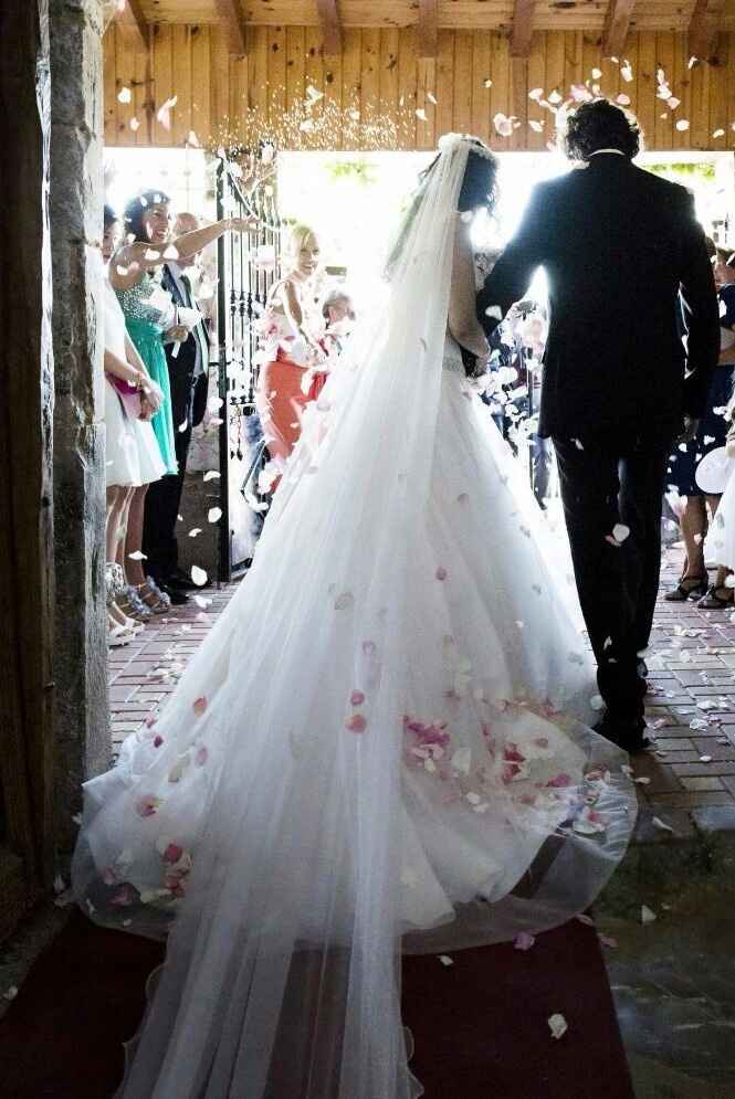 Cola vestido