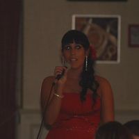 cantando la cancion 