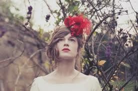 Tocado de novia flor roja 2