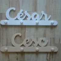 Percha para ropa con nombre