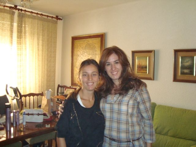 Con mi prima la peluquera antes de peinarme