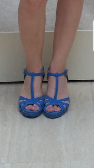 Chicas vosotras os habéis comprado un zapato de recambio para el día B? - 1