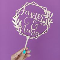 Cake topper con vuestros nombres 👇 - 1