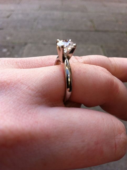 Pongamos todas nuestro anillo de compromiso - 1