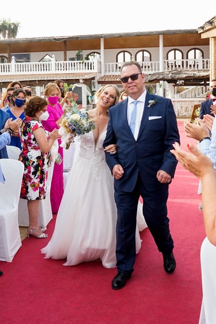 ¿Crees que tu padre lo dará todo el día de la boda? 😂 2