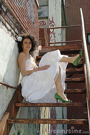 novia con zapatos verdes