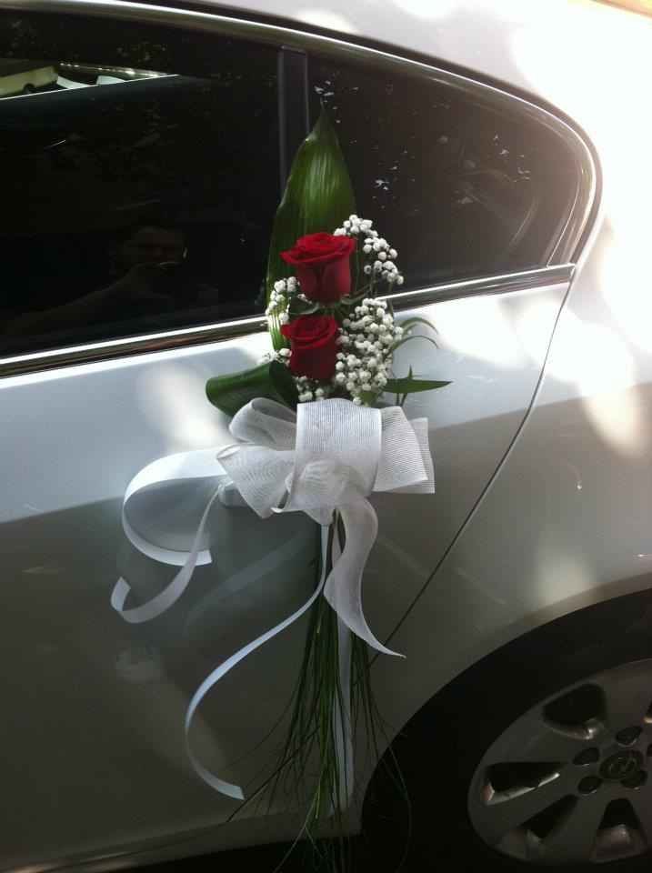 flores puerta coche