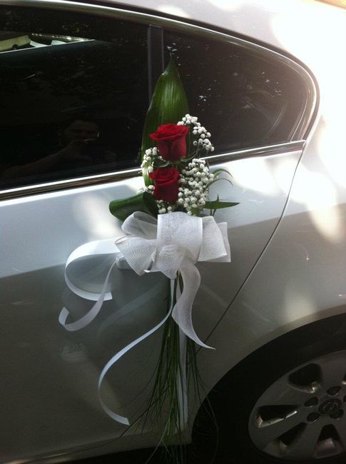 flores puerta coche