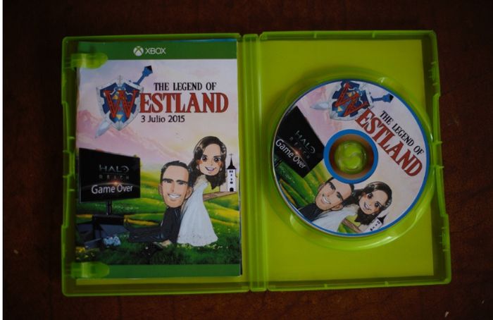 La invitación era un juego de Xbox pero personalizado con nuestras caras
