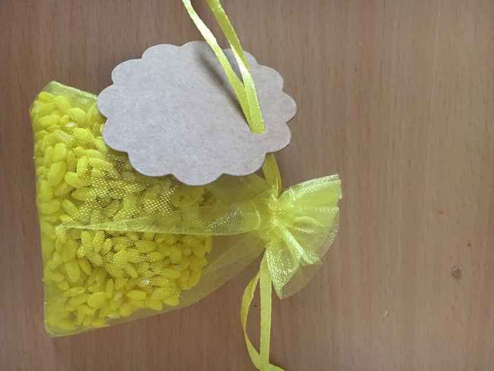 Bolsas y arroz de colores - 1