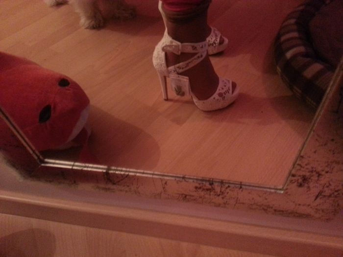 Yo también soy una novia con zapatos bershka!!  - 1