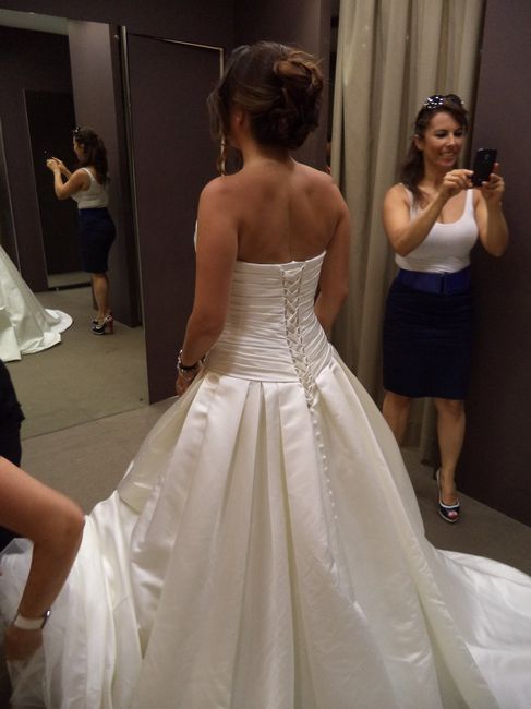 VESTIDO POR DETRAS