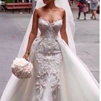 De quien es este vestido??