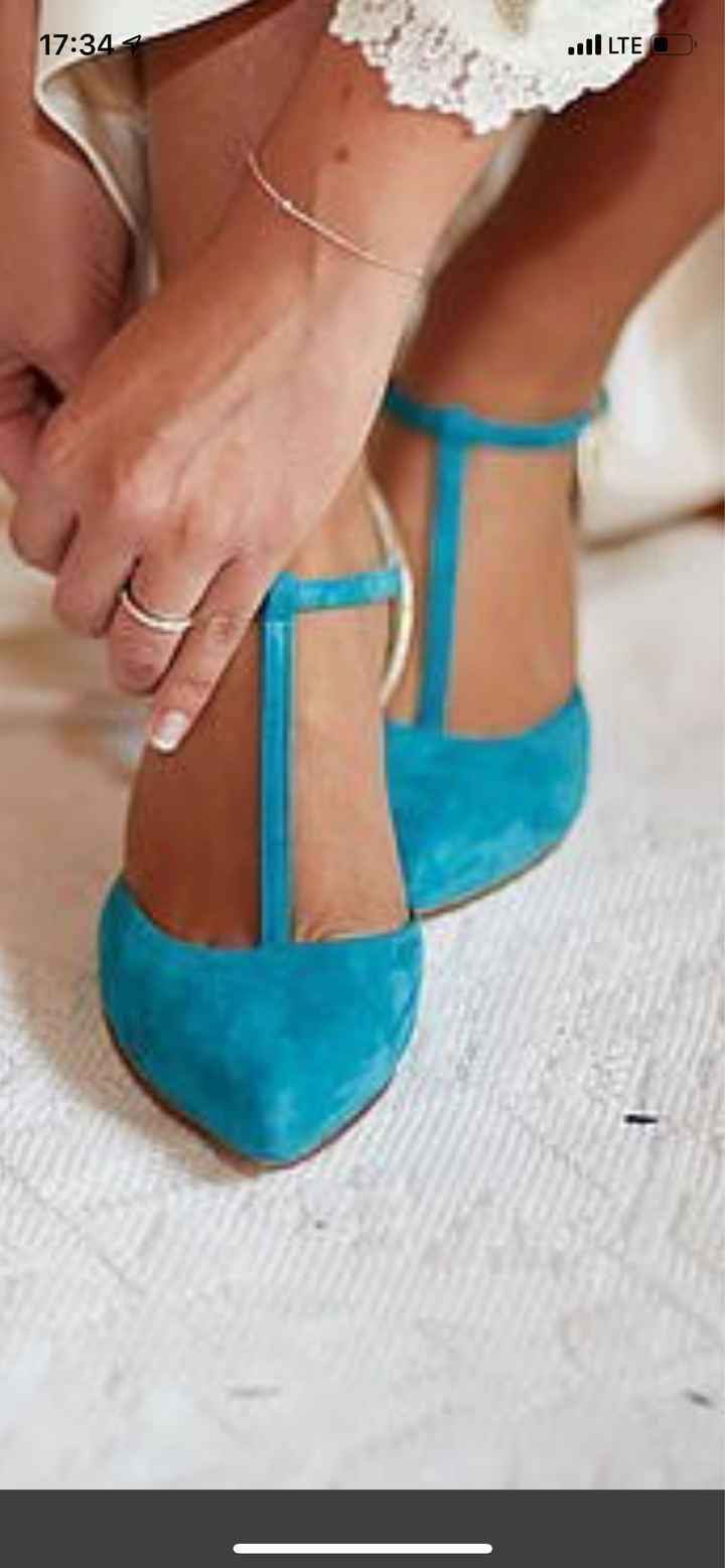 Me enseñais vuestros zapatos? - 1