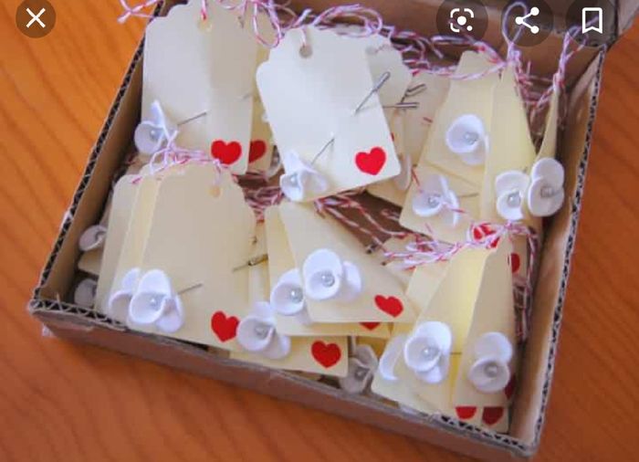 Alfileres para las invitadas hechos por mi😍 3