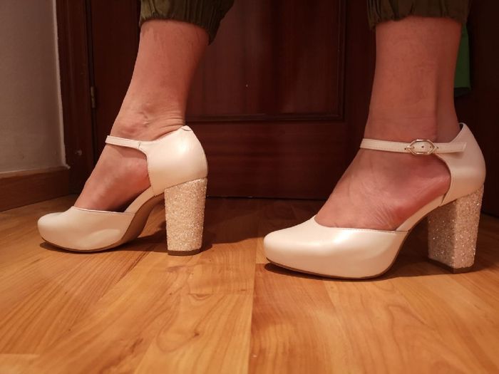 Donde encuentro los zapatos? Me enseñáis los vuestros? - 1