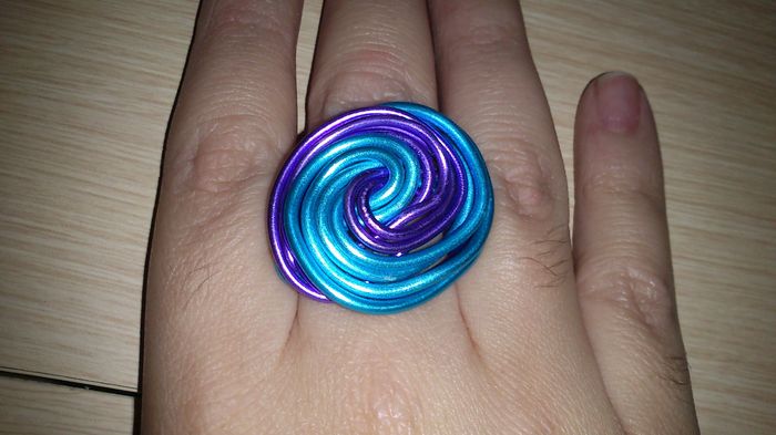 Anillo  morad y azul
