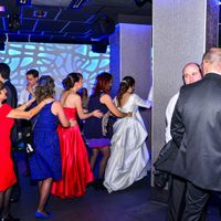 ¡¡¡que es una boda sin una conga!!!