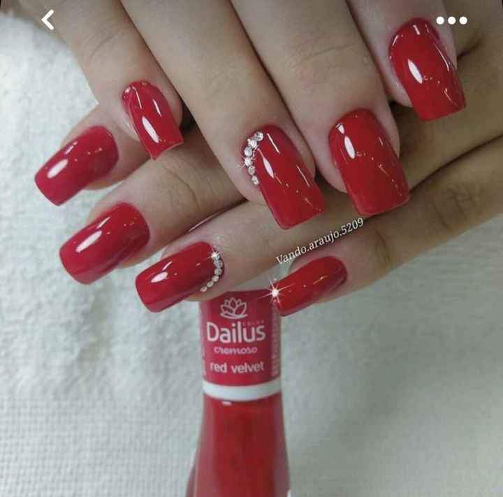 Ayuda con uñas y diseño - 1