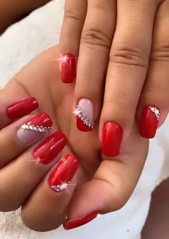 Ayuda con uñas y diseño - 5