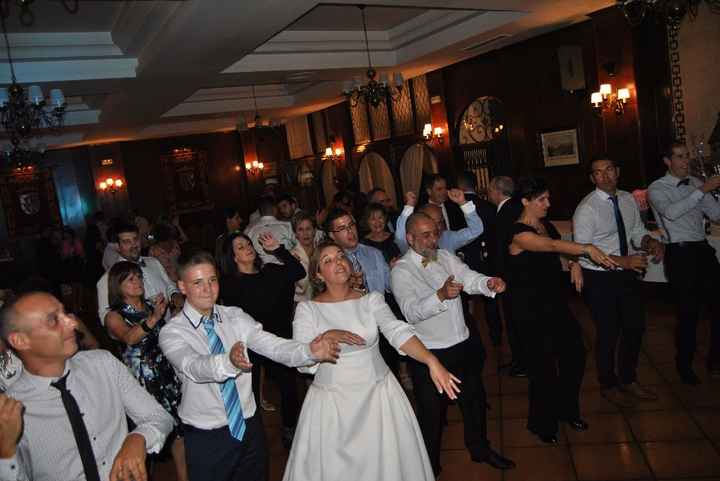 Baile que preparamos los amigos y algún familiar al novio.