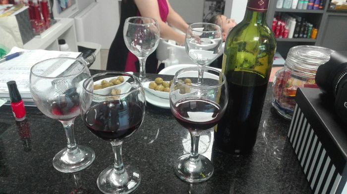 Vinito en la pelu